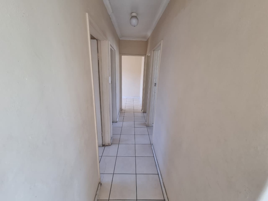To Let 3 Bedroom Property for Rent in Devon Park Village Western Cape